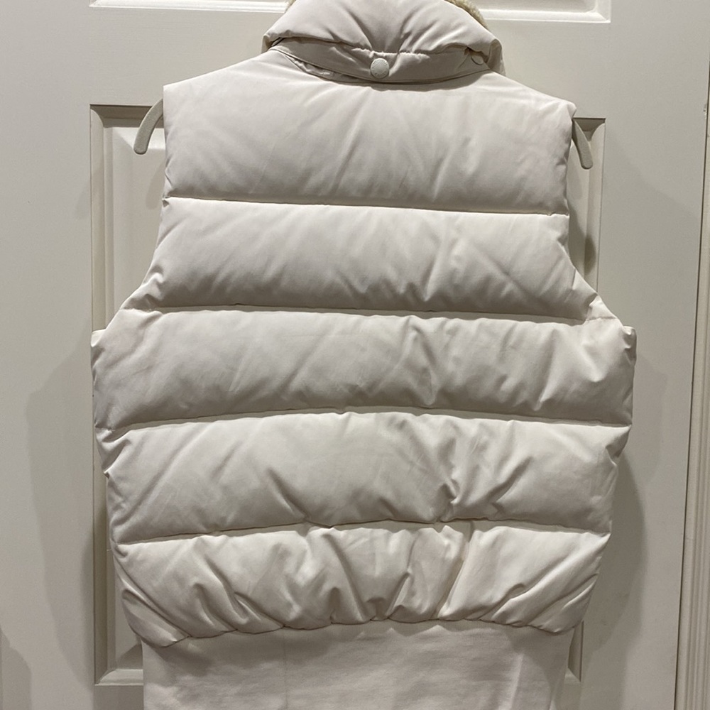 Vest - Picture 4 of 7